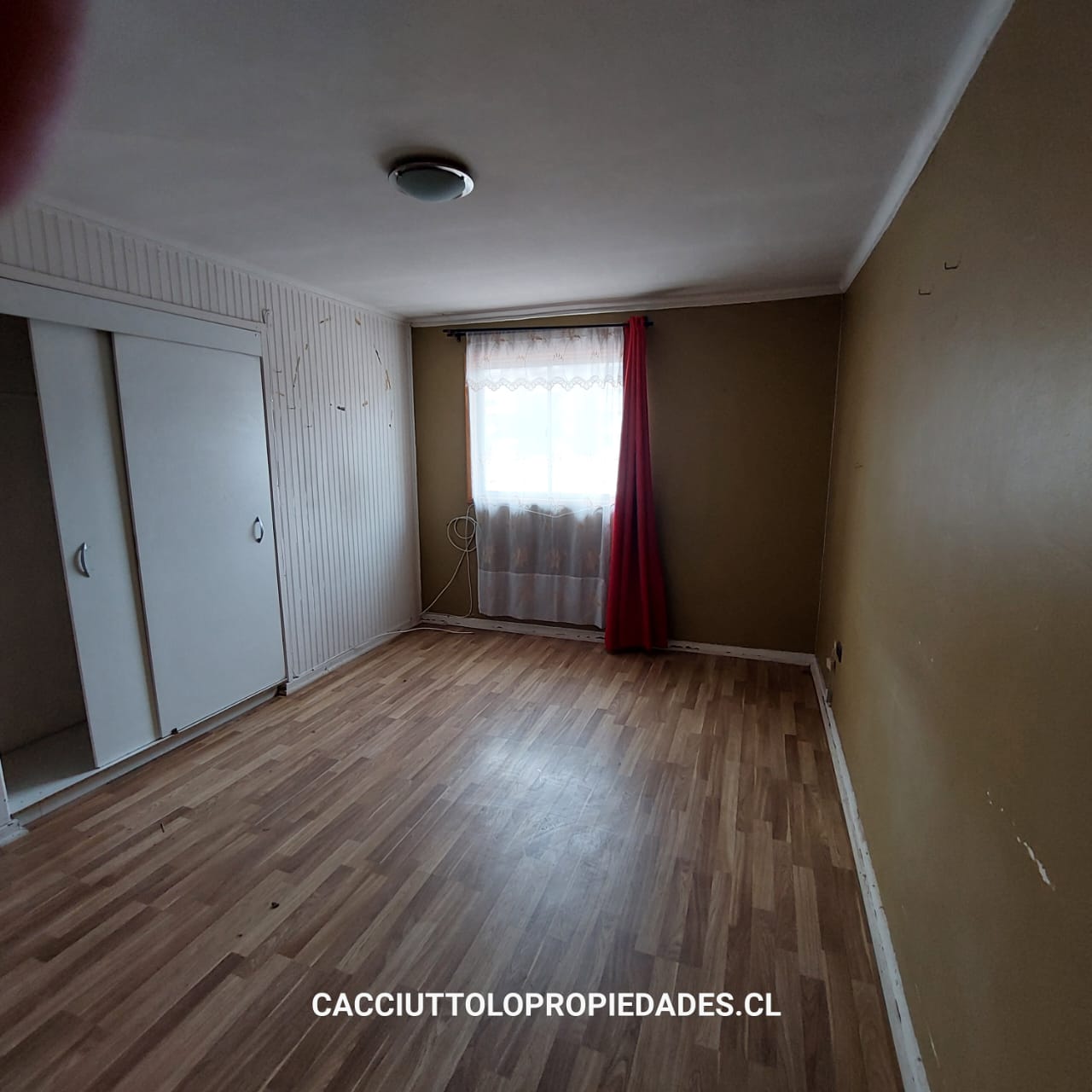 VENDO  CASA MUY CENTRAL, AVDA CARLOS DIAZ